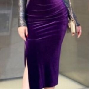 Zara women’s purple velvet midi skirt Small